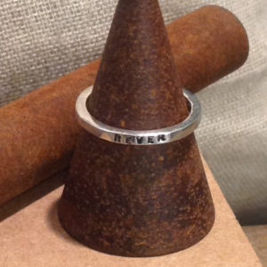 Fedina rever, tradotto sognare, della collezione Serge Thoraval in vendita sullo store Etoile Gioielli